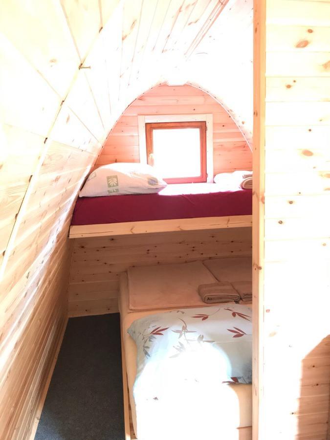 Vsetín Penzion V Hluboke A Department Glamp מראה חיצוני תמונה